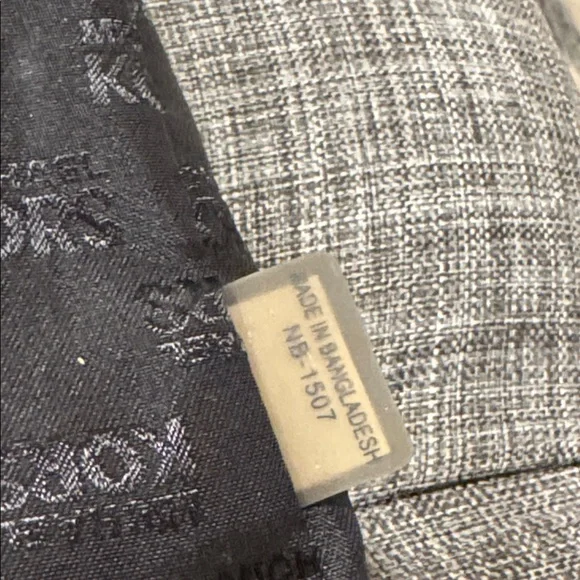 Michael Kors Bennet Black Signature Logo Tote - Picture 11 of 17